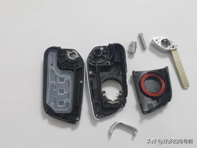 北汽绅宝车钥匙外壳拆解流程,昌河遥控器教你怎么更换电池。