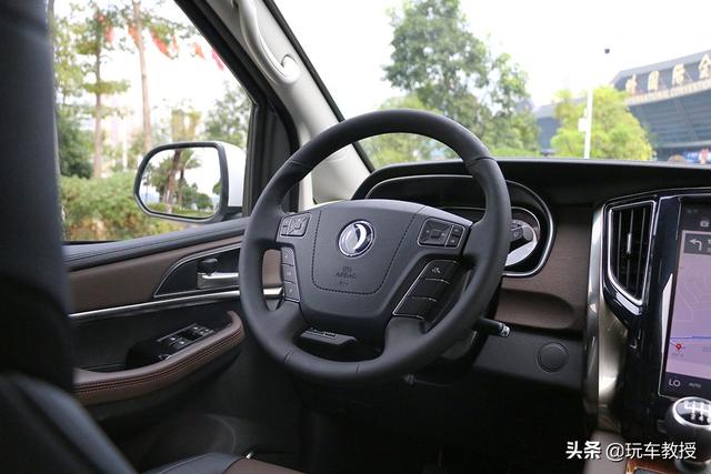 换装1.8T,配备航空级座椅!东风风行M7还挺舒服的