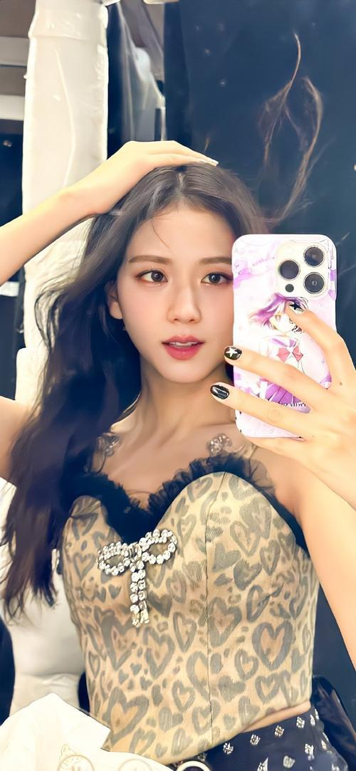 韩国的十大美女,一半性感妩媚,一半冰清玉洁,各个都是人间尤物