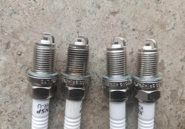 汽车开起来抖动是什么原因?不懂别乱修,修车师傅来教你