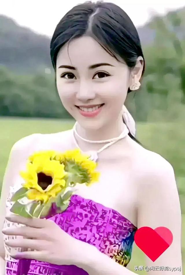 七言藏头诗:女人如花,柔情似水