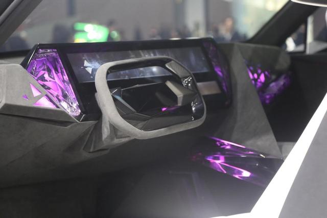 上海车展最贵的车,千万级高定SUV,卡尔曼三款新车亮相