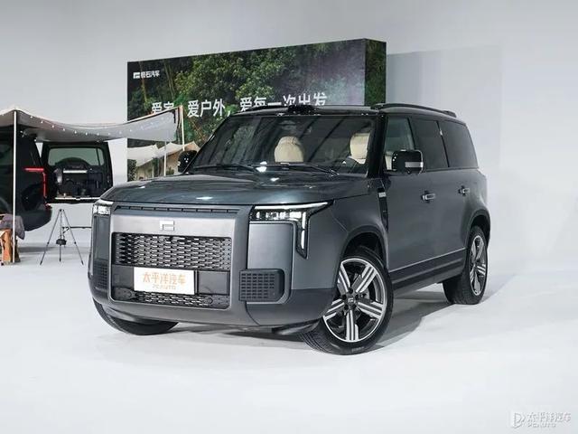 29.99万起!极石01标准续航版上市,硬核颜值+1.5T增程动力!或成路虎卫士平替?