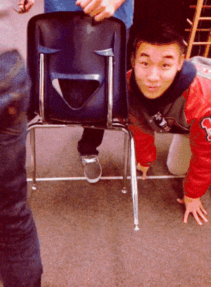 就在今天火车卧铺惊现“裸睡”美女,乘客尴尬提醒:能穿上衣服吗