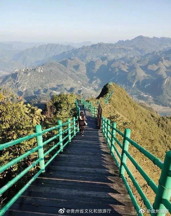白云故乡娘娘山，峰林芳菲花果园
