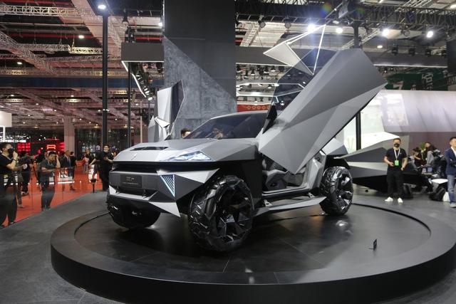 上海车展最贵的车,千万级高定SUV,卡尔曼三款新车亮相