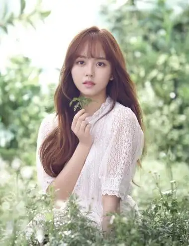 韩国的十大美女,一半性感妩媚,一半冰清玉洁,各个都是人间尤物