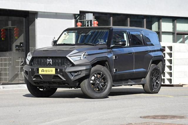 国产VS进口!猛士917对比路虎卫士,高端越野车到底该怎么选?