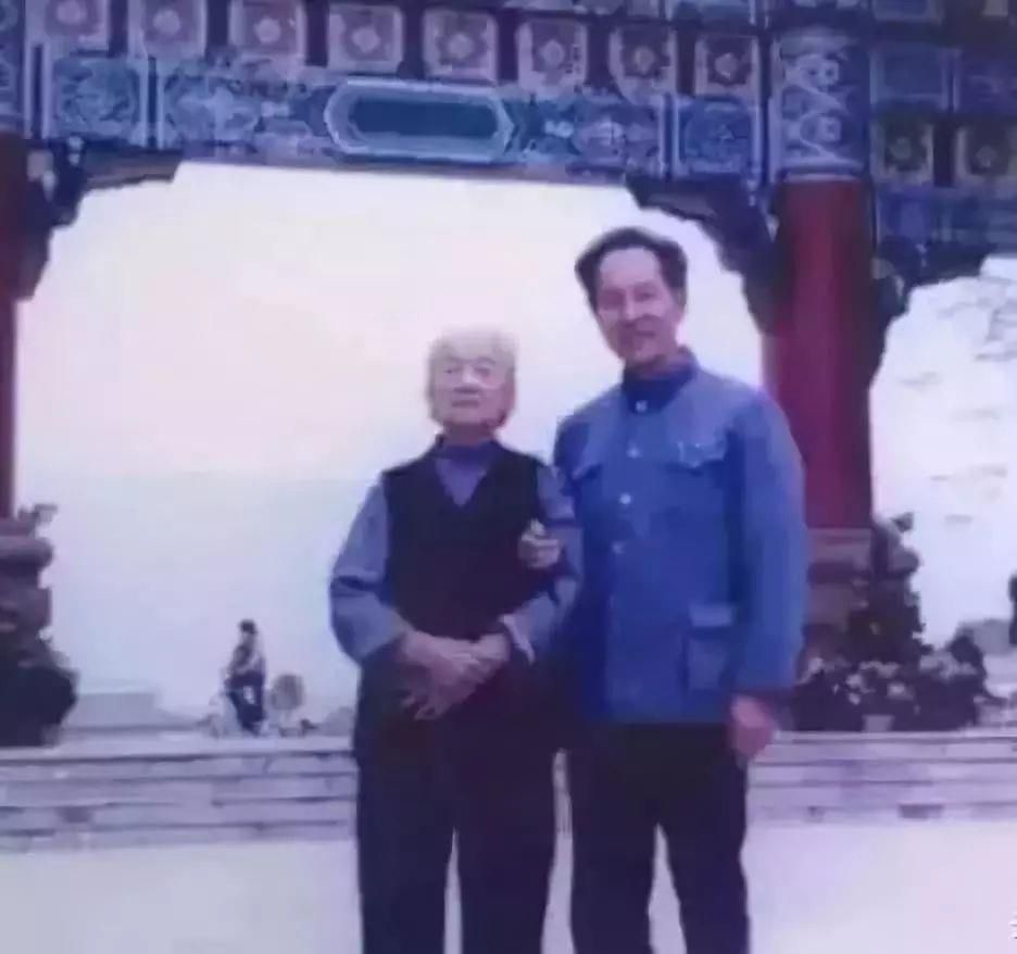 难忘!总书记与他的三次握手 令人动容