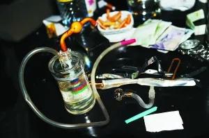 暗访KTV冰妹:“陪一次挣一两千,累是累啊,不过也爽啊”