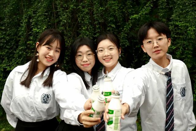 惊艳！四川4位学霸小姐姐，考入同所大学，集体保研985！还住同一宿舍！