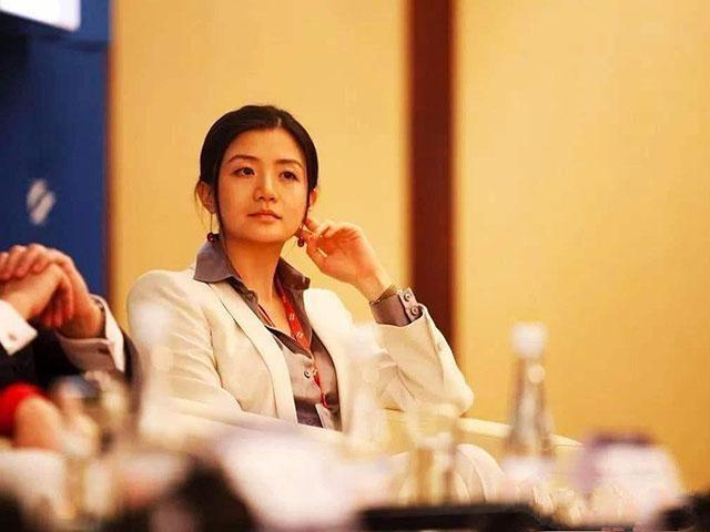 硅谷美女高管,被马云挖墙脚,马云:来阿里上班,直接送劳斯莱斯