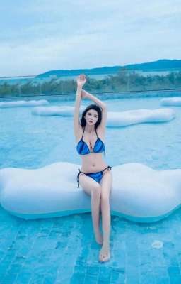 美女的啊下(碧海蓝天下的风景：比基尼美女们的性感时刻)