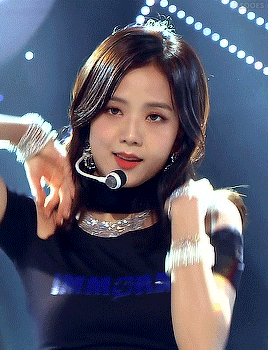 韩国的十大美女,一半性感妩媚,一半冰清玉洁,各个都是人间尤物