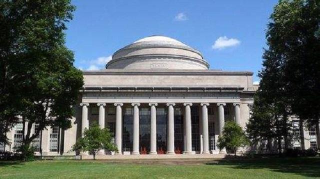 硅谷美女高管,被马云挖墙脚,马云:来阿里上班,直接送劳斯莱斯