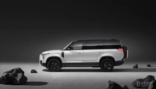 29.99万起!极石01标准续航版上市,硬核颜值+1.5T增程动力!或成路虎卫士平替?