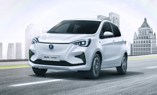 不仅代步,长途也能兼顾!这四款带快充的纯电“小车”值得推荐