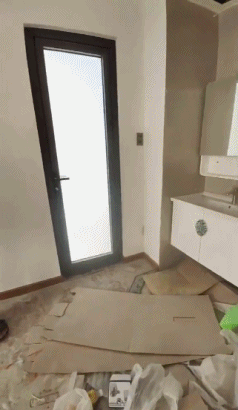 就在今天火车卧铺惊现“裸睡”美女,乘客尴尬提醒:能穿上衣服吗