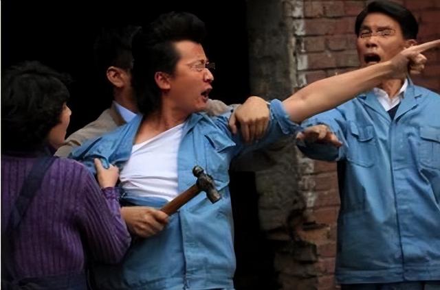 2010年四川高考状元将女校花摁地上捅死,死前苦苦哀求:放过我吧