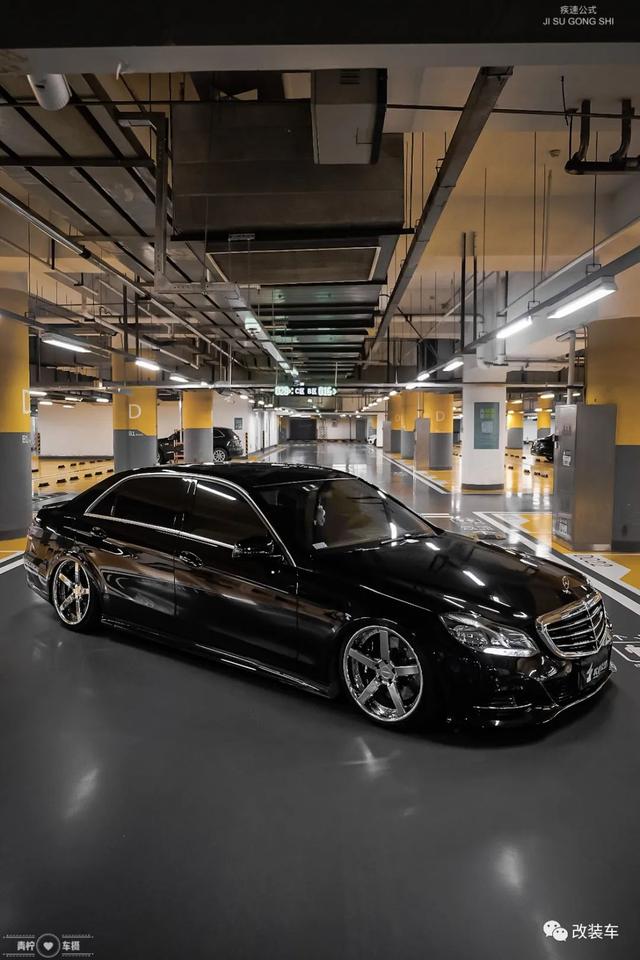 VIP范十足的奔驰E级W212,改装让车子变得更加年轻、更有气质