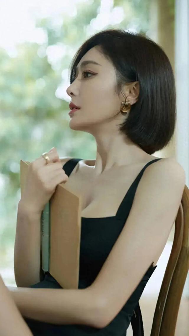 太漂亮了!一看就是个贤惠的女人,散发成熟美的女人,点赞收藏!