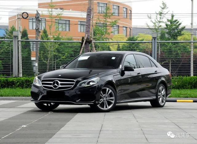 VIP范十足的奔驰E级W212,改装让车子变得更加年轻、更有气质