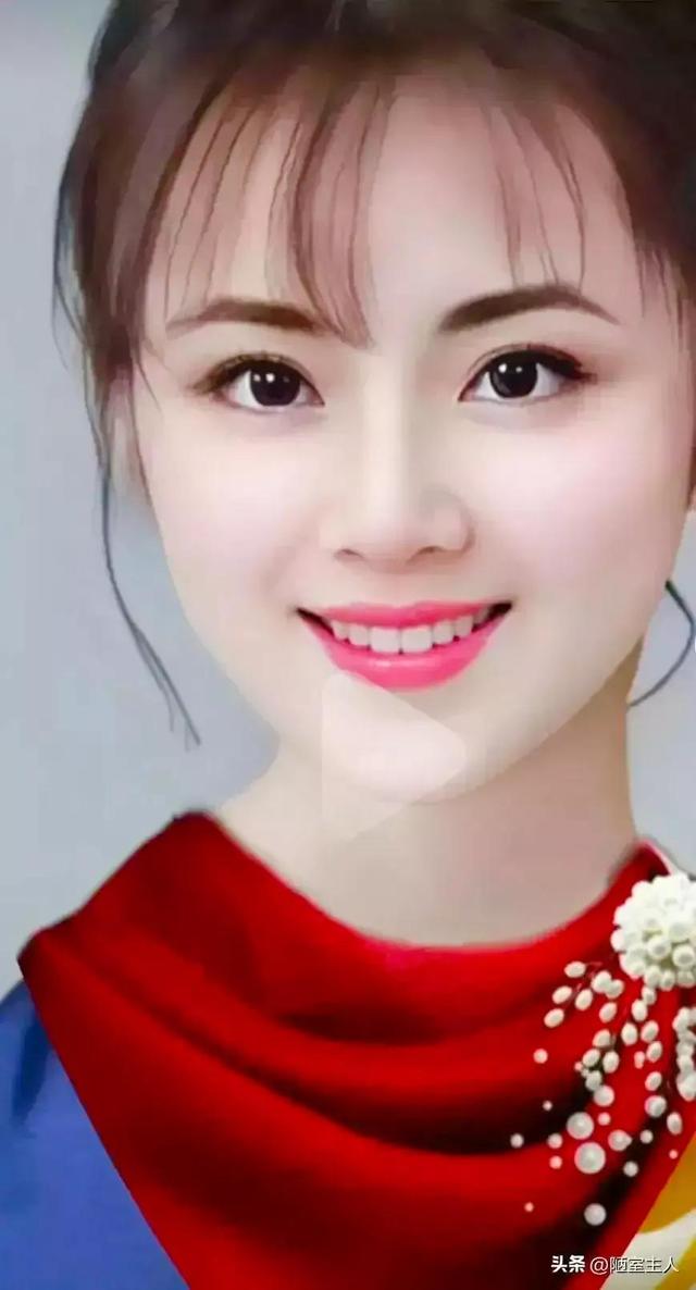 七言藏头诗:女人如花,柔情似水