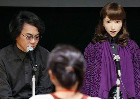 日本制造美女仿真机器人,外形漂亮,声音优美,你喜欢吗?