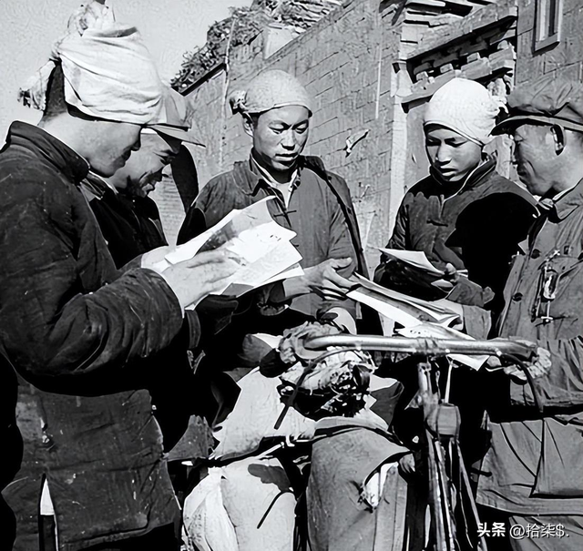 罕见老照片:赤身裸体被围观的洋女人,一丝不挂的女奴被绑在马上