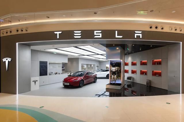 “十一”假期,汽车消费火热!现在买车有多划算,这些优惠都能享受→