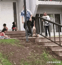 就在今天火车卧铺惊现“裸睡”美女,乘客尴尬提醒:能穿上衣服吗