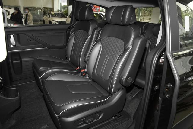 售16.98万起,空间够大,省心省油,解析北京现代库斯途