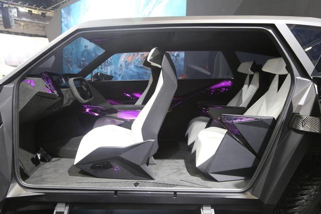 上海车展最贵的车,千万级高定SUV,卡尔曼三款新车亮相