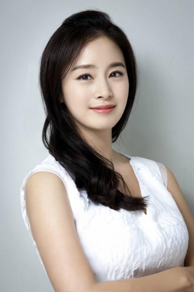 韩国的十大美女,一半性感妩媚,一半冰清玉洁,各个都是人间尤物