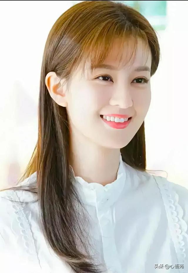 七言藏头诗:女人如花,柔情似水