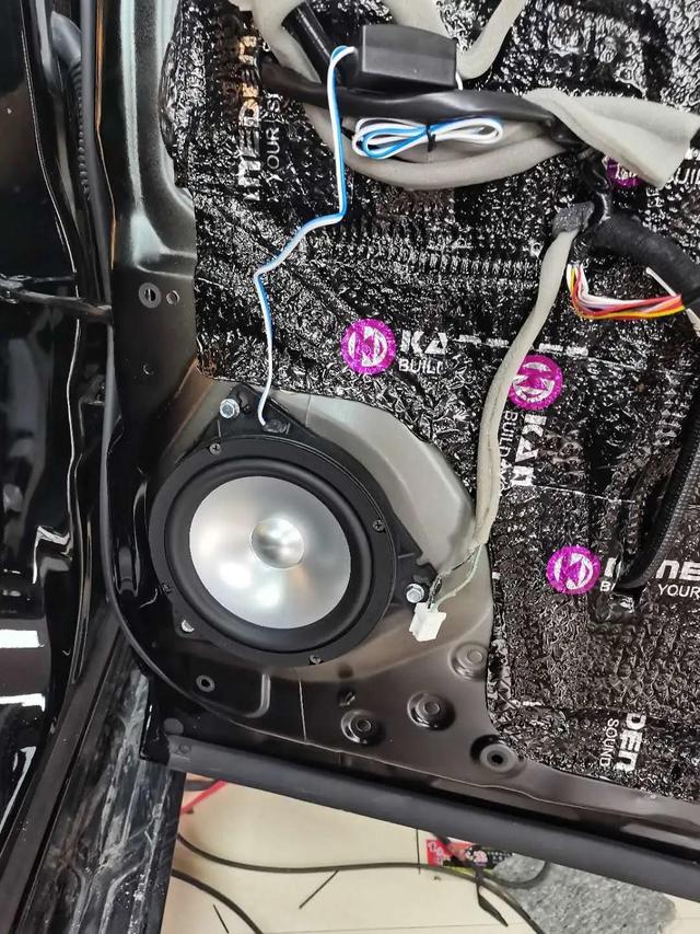 佛山汽车音响改装,日产途乐,改装PHASS妃仕PI系列产品