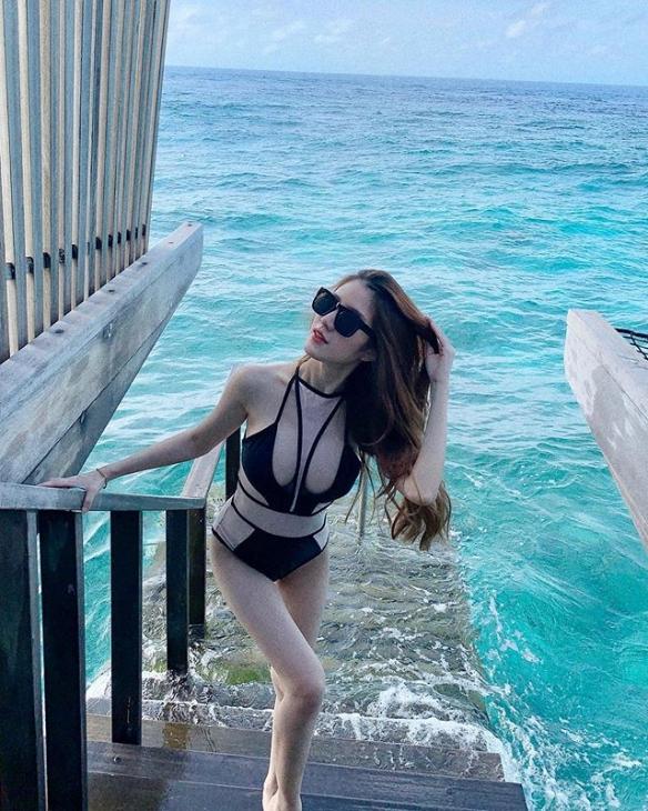 马来西亚「最胸老板娘」!空姐Cherry Quah身材超辣