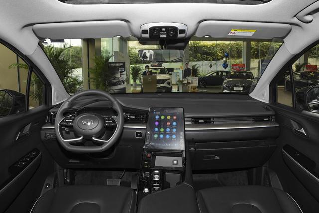 售16.98万起,空间够大,省心省油,解析北京现代库斯途