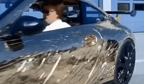 就在今天火车卧铺惊现“裸睡”美女,乘客尴尬提醒:能穿上衣服吗