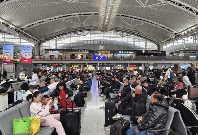 广州南站出行一本通!2025年春运期间旅客出行温馨提示发布