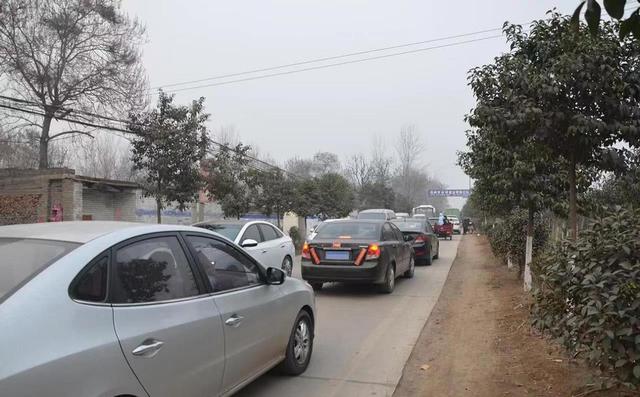 返工潮即将到来,多地农村爆堵!汽车过度发展对我国有何危害?