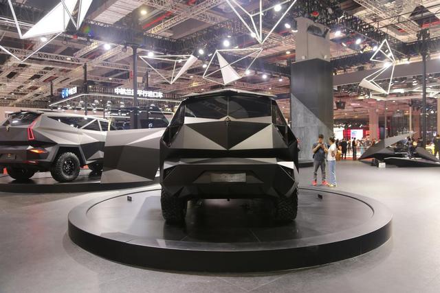 上海车展最贵的车,千万级高定SUV,卡尔曼三款新车亮相