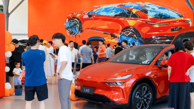 “十一”假期,汽车消费火热!现在买车有多划算,这些优惠都能享受→