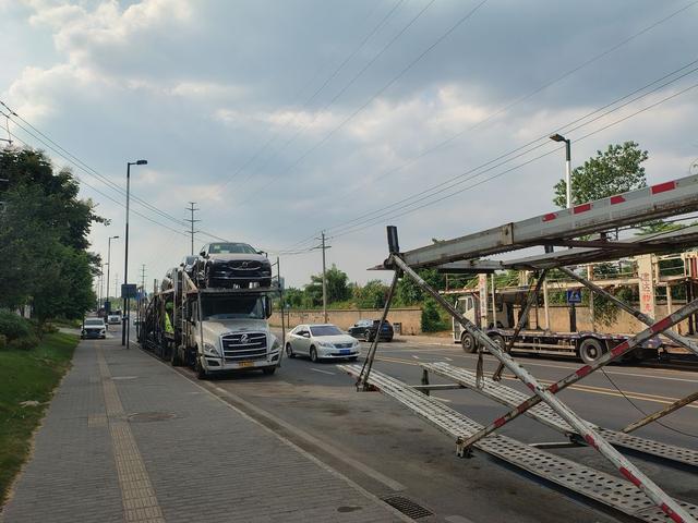 当车子在路上突然出现故障,我该如何是好?