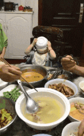 就在今天火车卧铺惊现“裸睡”美女,乘客尴尬提醒:能穿上衣服吗