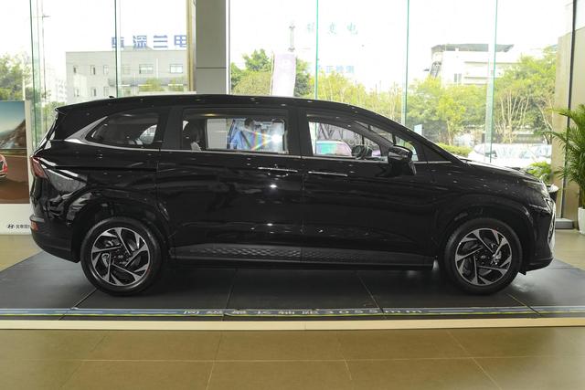 售16.98万起,空间够大,省心省油,解析北京现代库斯途