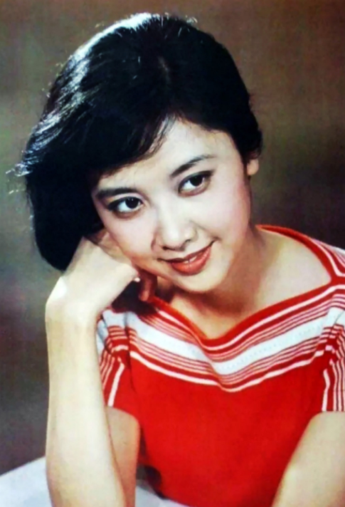 她是中国第一美女,经历过两段婚姻,72岁至今没有孩子