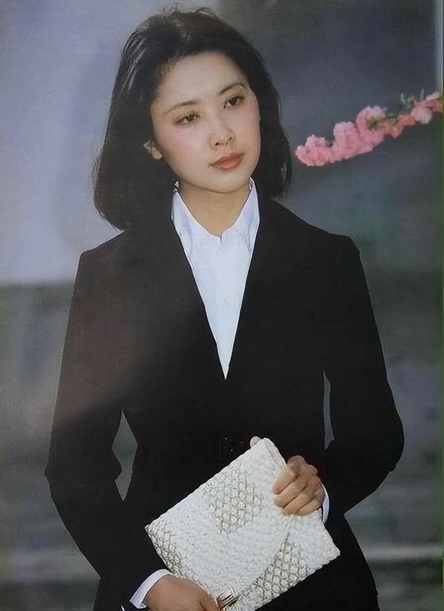 她是中国第一美女,经历过两段婚姻,72岁至今没有孩子