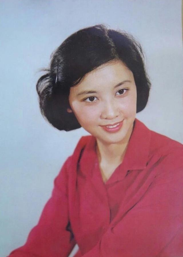 她是中国第一美女,经历过两段婚姻,72岁至今没有孩子