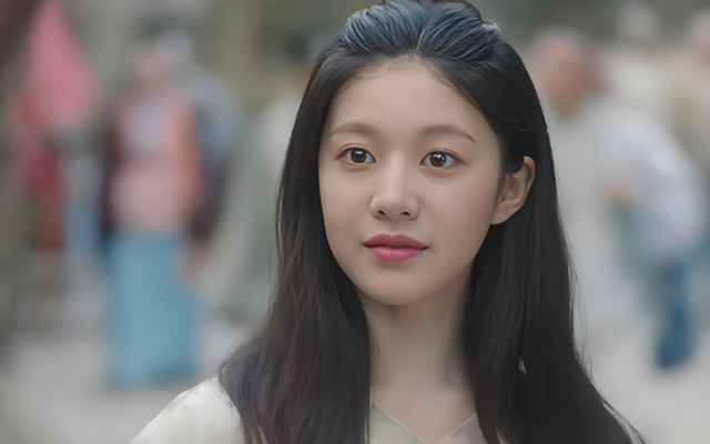 韩国的十大美女,一半性感妩媚,一半冰清玉洁,各个都是人间尤物